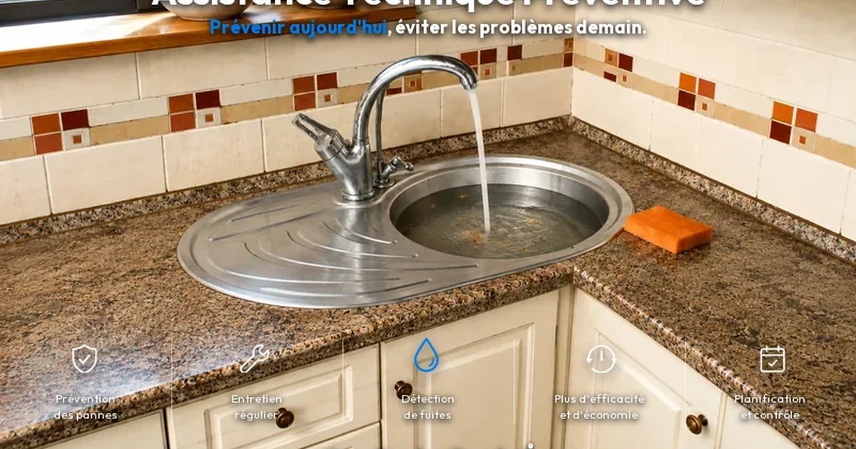 Évier de cuisine à bac unique bouché avec de l'eau stagnante sur un plan de travail en granit à Funchal, Madère.